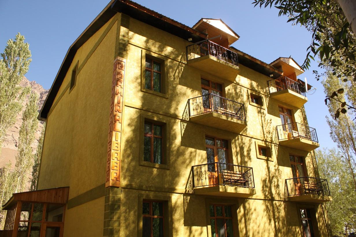 Pamir Alibaba Hotel Khorog Extérieur photo